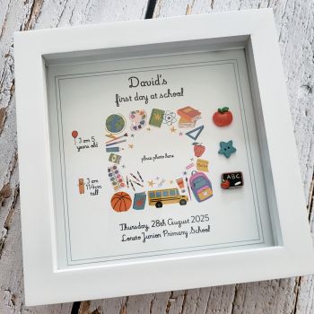 Personalised &ldquo;First Day at School&rdquo; frame &ndash; a beautiful keepsake to remember a special milestone.
&nbsp;
