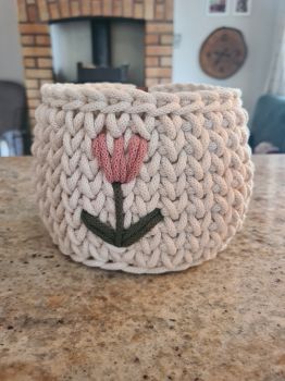 Gandmade Tulip Basket white