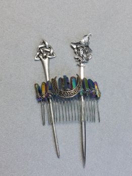 Add a touch of elegance and sparkle to your hairstyle with these beautiful crystal hair combs and metal hair pins.&nbsp;
These hair accessories make a thoughtful gift for brides, bridesmaids, or anyone who loves elegant and stylish details.
💎 Number of Quartz on the comb may vary depending on their sizes.
💎 All of them are real white/transparent quartz and dyed afterwards.
💎 As they genuine quartz please allow for some size or slight color difference.