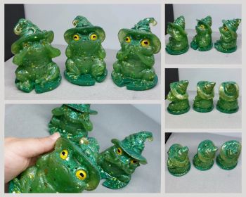Bring a touch of whimsy and magic to your decor with these charming Three Wizard Toad figurines.&nbsp;
Inspired by the classic "See No Evil, Speak No Evil, Hear No Evil" theme, each frog wears a pointed wizard hat and strikes a playful pose, creating a delightful fantasy-inspired display.
An ideal gift for frog lovers, fantasy enthusiasts, collectors, and anyone who enjoys quirky and magical home decor.
✨ Height: 10.3cm
✨ Allow for some color difference