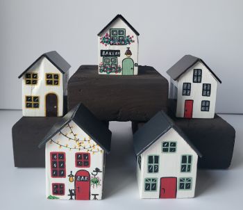 Handcrafted tiny wooden houses, hand-painted each side with acrylic colour and varnish! Approx. 4/4/6&nbsp; is perfect for any shelf, desk or for a unique gift!