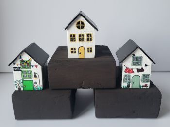 Unique handcrafted miniature wooden houses, hand-painted with acrylic and varnish, are perfect for any shelf or desk!
Approx. 4/4/6 cm!