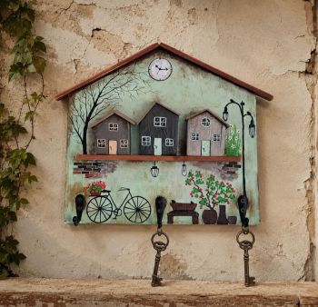 Keep your key organized with this beautiful, one-of-a-kind handcrafted wooden key holder! 20/21.5 cm perfect for handmade lovers!