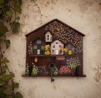 One-of-a-kind handcrafted wooden key holder made from reclaimed wood with 3 hooks and hand-painted with acrylic! 20/20 cm is perfect for handmade lovers and for key organization!