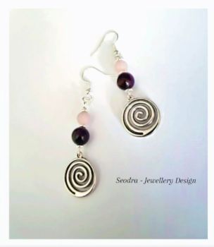 Add some style to your wardrobe with these gorgeous natural gemstone earrings!