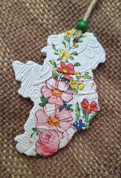 Handcrafted with air dry clay.&nbsp;
