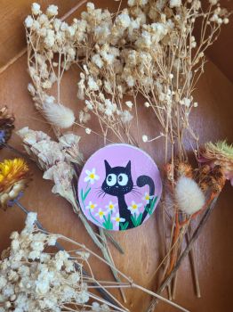 Hand-painted wooden magnet, using acrylic colour and varnish, 4/4 cm is perfect for your office, fridge or any room with an magnetic board!