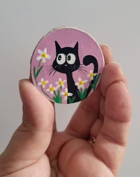 Hand-painted wooden magnet, using acrylic colour and varnish, 4/4 cm is perfect for your office, fridge or any room with an magnetic board!