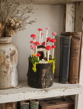 Handcrafted miniature mushrooms, made from wood and hand-painted with acrylic and varnish. Beautiful realistic moss put together using tweezers. 7/6/15 cm makes a unique gift!