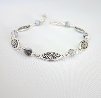Embrace timeless elegance with this gorgeous natural Jasper filigree bracelet!&nbsp; A beautiful accessory that effortlessly transitions for daytime chic to evening elegance.&nbsp;&nbsp;