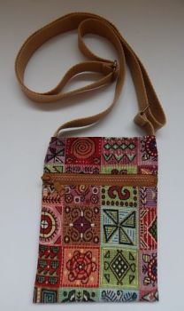 EACH GL&Eacute;ASTA BAG IS DESIGNED AND HANDMADE IN IRELAND IN MY HOME STUDIO.
A GL&Eacute;ASTA BAG IS A GENUINE ORIGINAL CREATION PRODUCED IN LIMITED QUANTITIES.