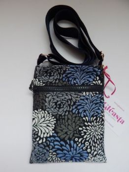EACH GL&Eacute;ASTA BAG IS DESIGNED AND HANDMADE IN IRELAND IN MY HOME STUDIO.
A GL&Eacute;ASTA BAG IS A GENUINE ORIGINAL CREATION PRODUCED IN LIMITED QUANTITIES.