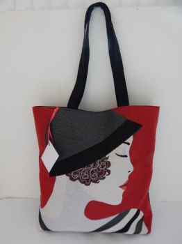 EACH GL&Eacute;ASTA BAG IS DESIGNED AND HANDMADE IN IRELAND IN MY HOME STUDIO.
A GL&Eacute;ASTA BAG IS A GENUINE ORIGINAL CREATION PRODUCED IN LIMITED QUANTITIES.