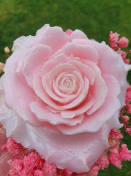 Handmade scented soap rose in a beautiful mini bouquet&nbsp;