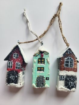 Set of 3 handcrafted wooden houses, perfect for winter decoration or as a special gift.