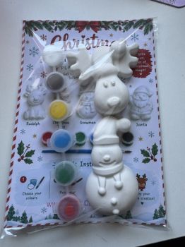 Christmas Paint Your Own Figurines
Set incudes 2 plaster figurines, 6 paint pots and a paintbrush.
Everything you need to creat your very own masterpiece!
Set is A5 in size