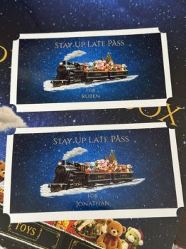 A gloss 400gsm printed card Toy Show Pass to stay up late for the Toy Show personalised with a name.&nbsp;
Matching Giftbox, cups, blankets and treats available seperately.
