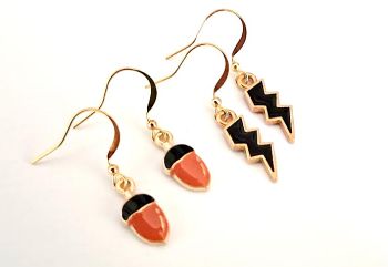 Embrace the season with this gorgeous earring set... with cute acorns and spooky lightning bolts, they are the perfect, fun set for Autumn/Halloween!&nbsp; Nickel free ear hooks, lightweight and comfortable to wear.&nbsp; &nbsp;Free shipping!