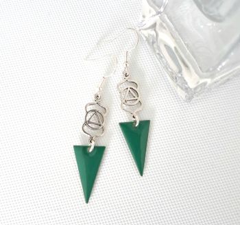 Enhance your look with these elegant geometric design earrings, beautifully enamelled in green.&nbsp; &nbsp; &nbsp;Light and comfortable to wear and perfect for day or evening wear.&nbsp;&nbsp;