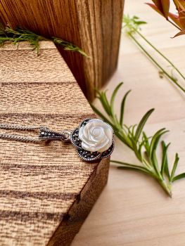 A protection stone, Mother of Pearl brings the gentle healing power of the sea. It is a stress relieving stone; relaxing, soothing and calming to the emotions. Mother of Pearl stimulates our intuition, imagination, sensitivity and adaptability. It helps our emotions become more harmonious and balanced.