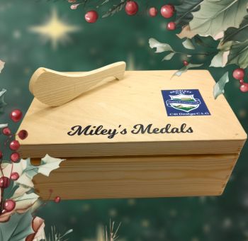 Personalised Hurling Medal box, with county and club crest with option for a favourite quote. Box is finished with a non toxic wax. The dimensions of the box are 29cm x 18cm x 13cm a very generous size to store all your well earned medals. The ideal gift for any hurling / camogie fanatic with a medal haul and nowhere to store them. Leave them speechless with this personalised medal keepsake box, something they will have to cherish their GAA medals. These personalised hurling or camogie medal keepsake boxes are the perfect gift for a birthday, mothers day, fathers day, communion, confirmation or Christmas present. A truly unique gift. &nbsp;
&nbsp;
