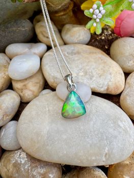 Genuine Ethiopian Opal Sterling Silver Necklace.
October&rsquo;s Birthstone Necklace.
Gift Box .
This is lovely dainty piece,please check the pendant dimension.