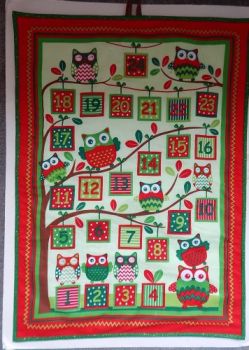 HANDMADE REUSABLE ADVENT CALENDAR.
COUNTDOWN TO CHRISTMAS DAY.&nbsp;
FILL THE POCKETS WITH TREATS, MESSAGES OR SMALL GIFTS.
USE YEAR AFTER YEAR.