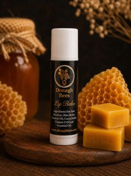 Transform your dry, chapped lips with our nourishing Beeswax Lip Balm. Made with natural ingredients, this lip balm uses beeswax as its main ingredient to provide the ultimate in hydration and protection.
&nbsp;
