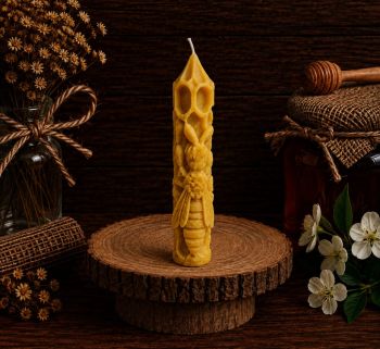 Made by Donagh Bees from 100% pure beeswax from our bees based in Carndonagh . Nothing other than pure beeswax goes into these candles, which burn clean and pure.
Size 115mm X 25mm
Weight 53g