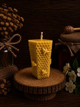 Tall Honeycomb Candle: This beautiful tall honeycomb candle is the perfect addition to any home. Made with pure beeswax, it releases a subtle, natural honey scent and produces a warm, comforting glow. The long-lasting burn time and natural honey fragrance make this candle ideal for relaxing after a long day, or for creating a cozy ambiance in any room. Beeswax candles also provide numerous benefits over traditional paraffin candles, including improved air quality, a longer burn time, and the absence of toxic chemicals. Enjoy the natural beauty and benefits of this stunning tall honeycomb candle.
Tall Honeycomb Candle.
Size 76mmX 50mm
Weight 112g