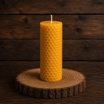 Hand Rolled Beeswax candle. Average burning time 12 hours. Sizes are approximate as these are hand made. As beeswax is a natural product the colour and aroma may vary.
Candle dimensions:
L : 125mm
W: 45mm
Weight: 88g
