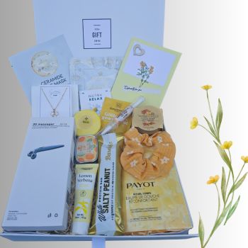 THE PERFECT GIFT FOR ANY OCCASION: Surprise someone you love today!!! Whether you&rsquo;re saying Happy Birthday, Mother&rsquo;s Day, Anniversary or just to say Thanks for being you. This beautiful spa set will be a great gift to give your loved ones for any occasion or just because!