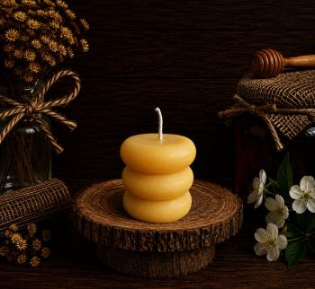 Introducing our Three Balls Scented Beeswax Candle Set&mdash;a delightful synthesis of artisan craftsmanship and aromatic indulgence. Each candle, measuring at 50mm in length, 45mm in width, and weighing 57g, offers a substantial 8-hour burn time. Immerse your space in the captivating fragrance and elegant design of our handcrafted beeswax candles. Perfect for creating a cozy ambiance, our candle set is thoughtfully crafted for those who appreciate both style and a touch of aromatherapy. Elevate your surroundings with the enchanting allure of our Three Balls Scented Beeswax Candle Set&mdash;a tasteful addition to your home d&eacute;cor.