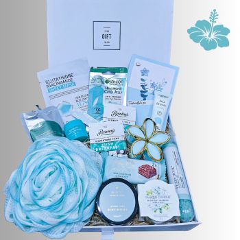 Treat someone you love (or yourself) to this amazing gift box, filled with goodies. It is a lovely present for moments of total relaxation.
The perfect pick-me-up!
&nbsp;
THE PERFECT GIFT FOR ANY OCCASION:
Surprise someone you love today!!! Whether you&rsquo;re saying&nbsp; Happy Birthday, Mother&rsquo;s Day, Anniversary or just to say&nbsp; Thanks for being you. This beautiful spa set will be a great gift to give your loved ones for any occasion or just because!