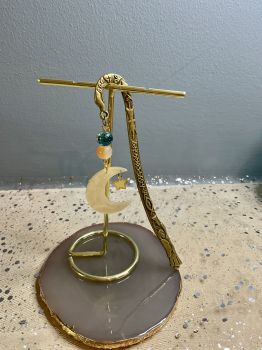 Beaded golden bookmarks.&nbsp;