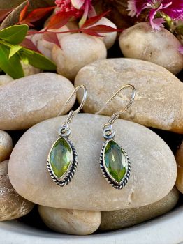 Marquise cut Peridot bezel set Sterling Silver Earrings
Metal: Sterling Silver
Gem: Peridot
Height: 29mm
Stone Size: 10mm x 5mm
Birthstone: August