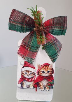 Beautiful Wooden Board nicely decorated with decoupage techniques Christmas Cats
Unique Gift
Perfect idea for a gift or even to keep for yourself
Made with love by Mariyas Creations &nbsp;
Matching Candles avaiable